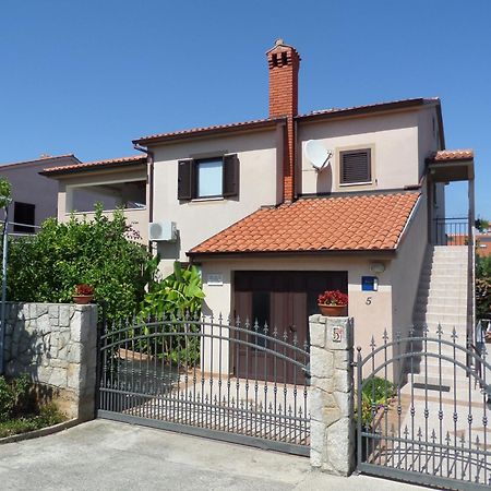 Apartmani Lili Mali Lošinj Exterior foto