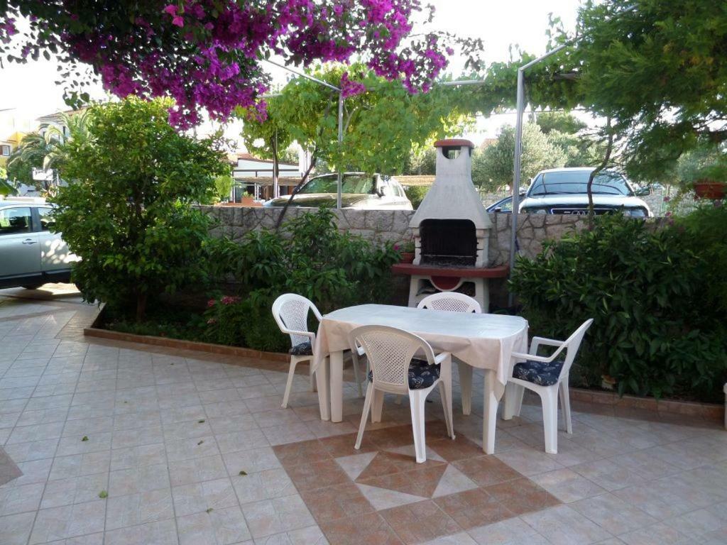 Apartmani Lili Mali Lošinj Exterior foto