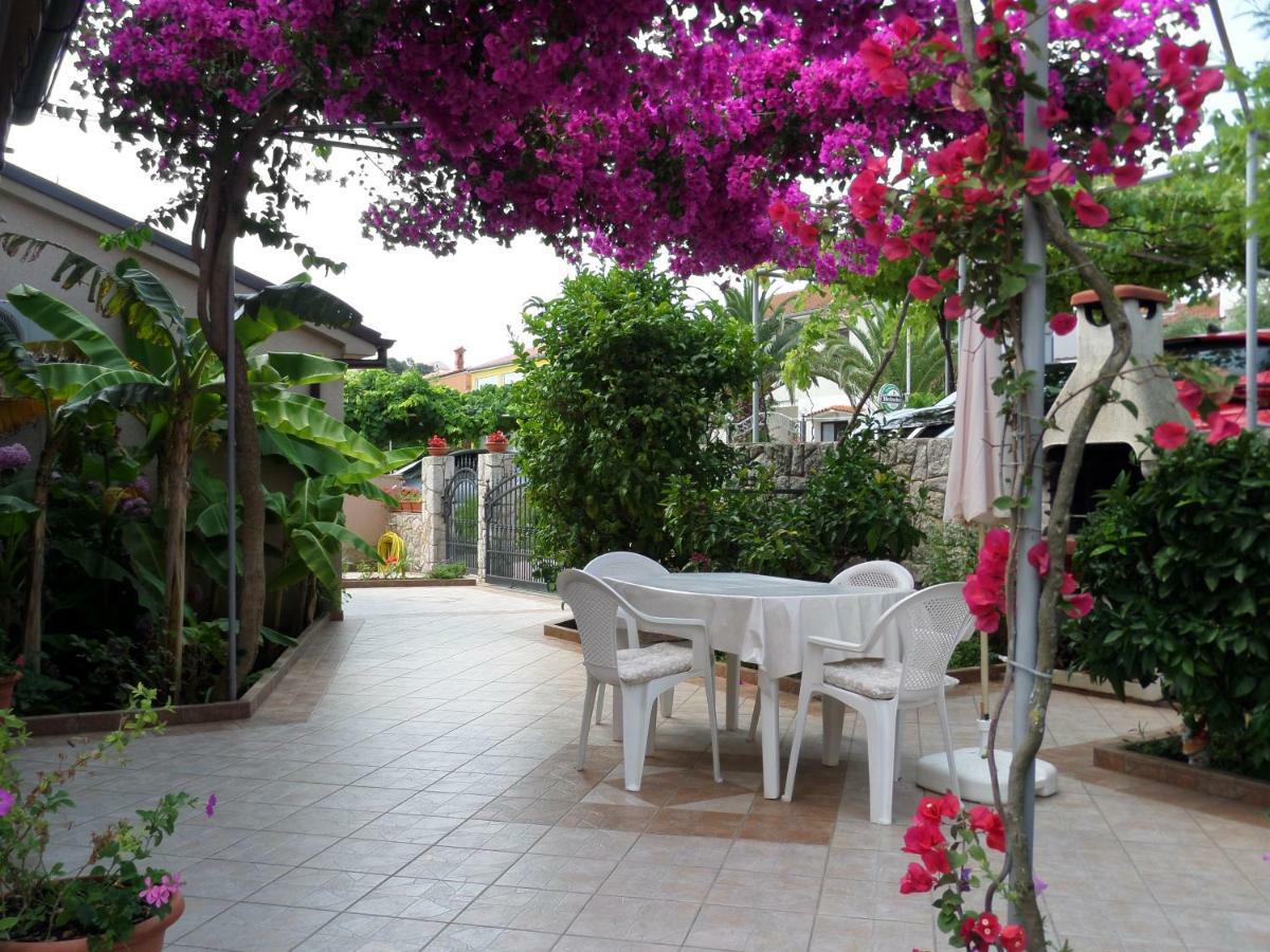 Apartmani Lili Mali Lošinj Exterior foto
